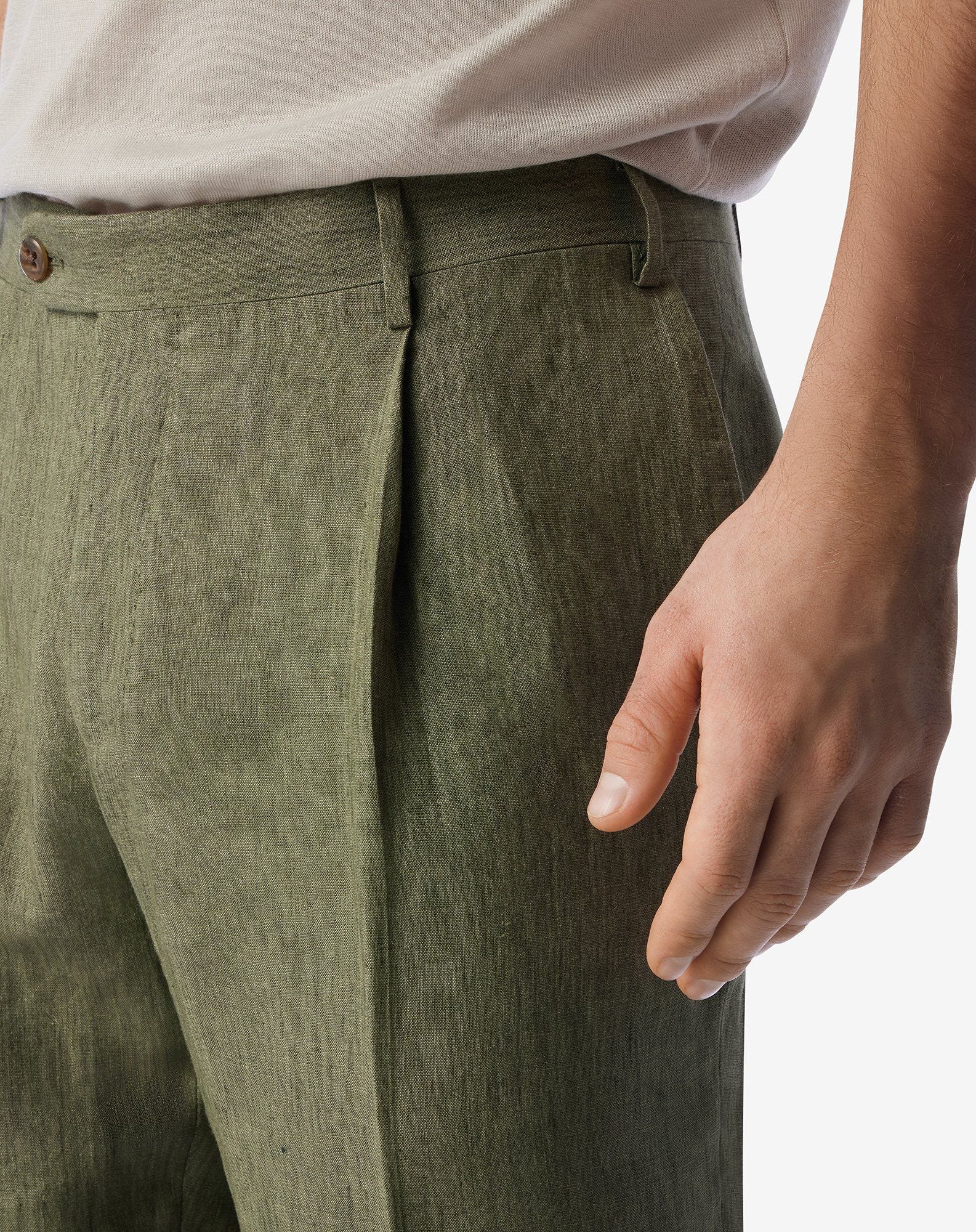 Single-dart green trousers made from pure linen chambray