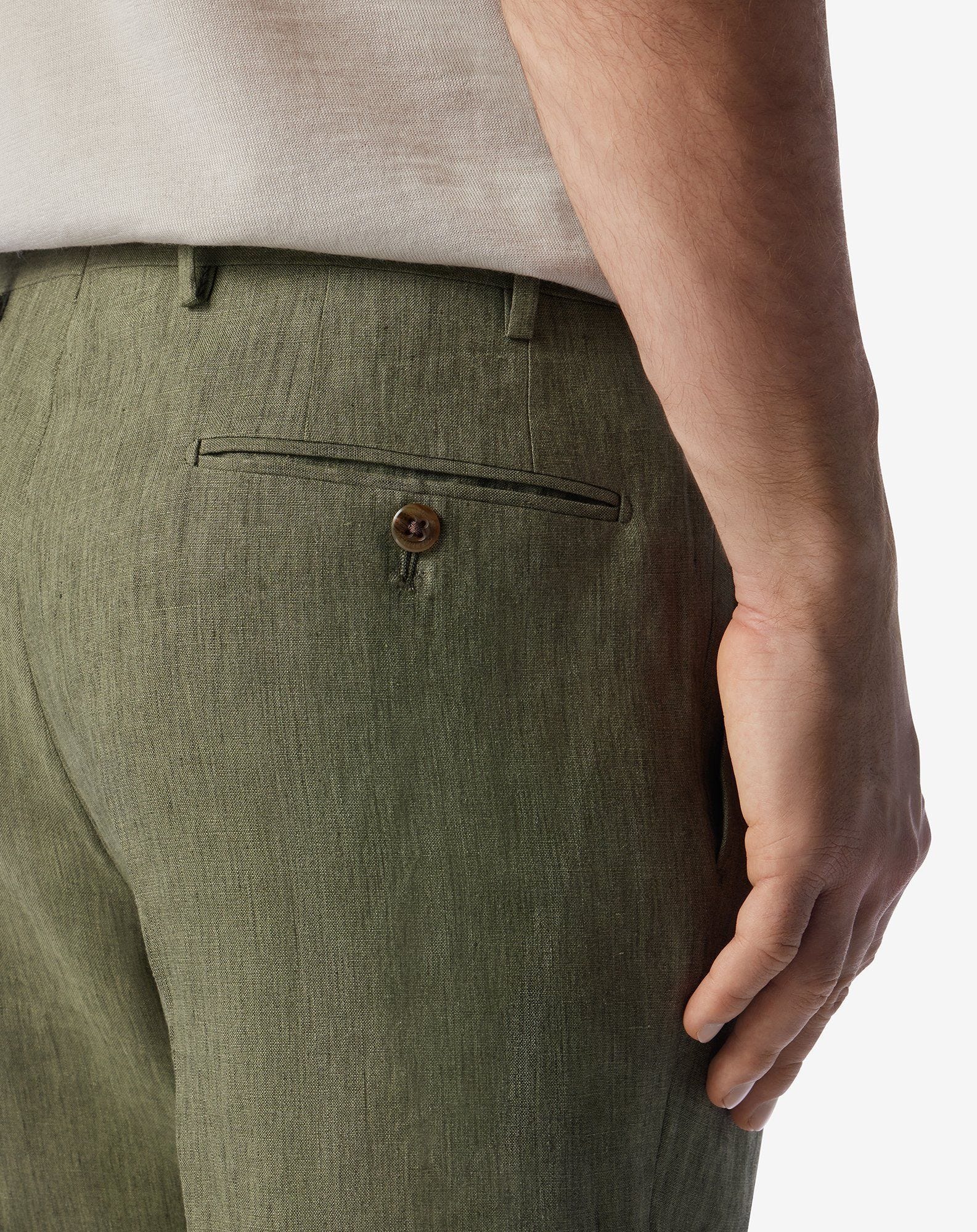 Single-dart green trousers made from pure linen chambray